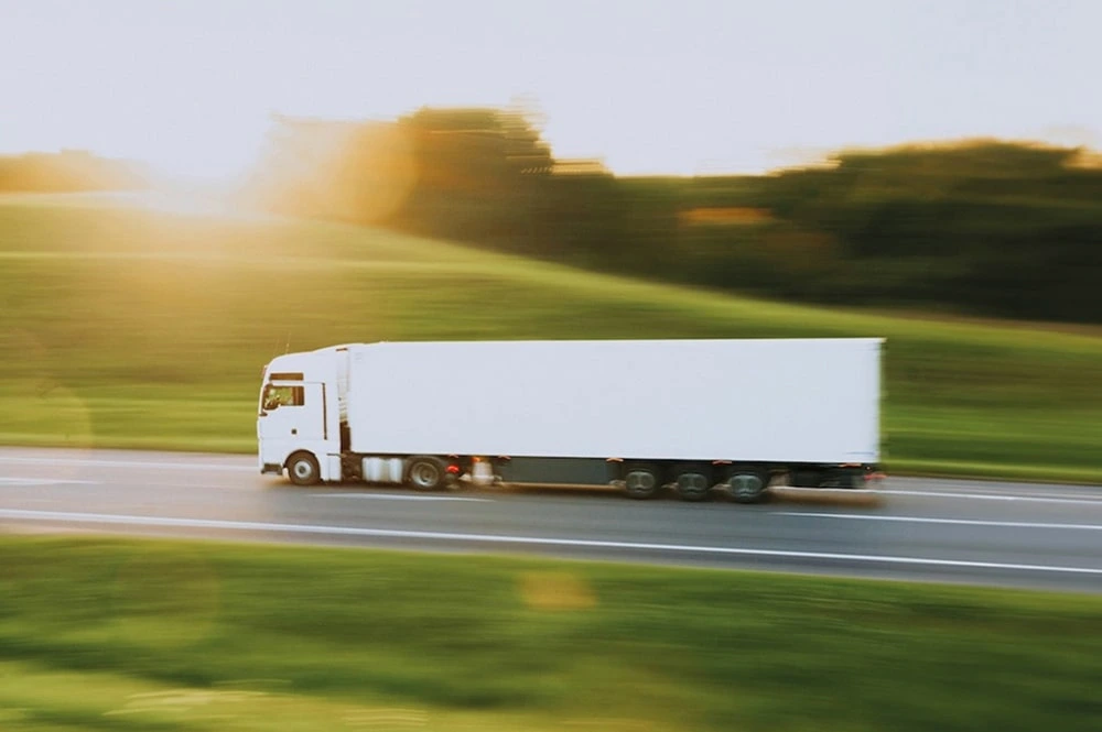 logistik-min
